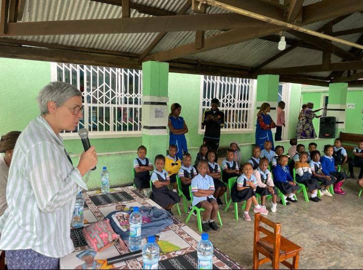 Visite de Madame Armelle à l’école Rafiki /maternelle